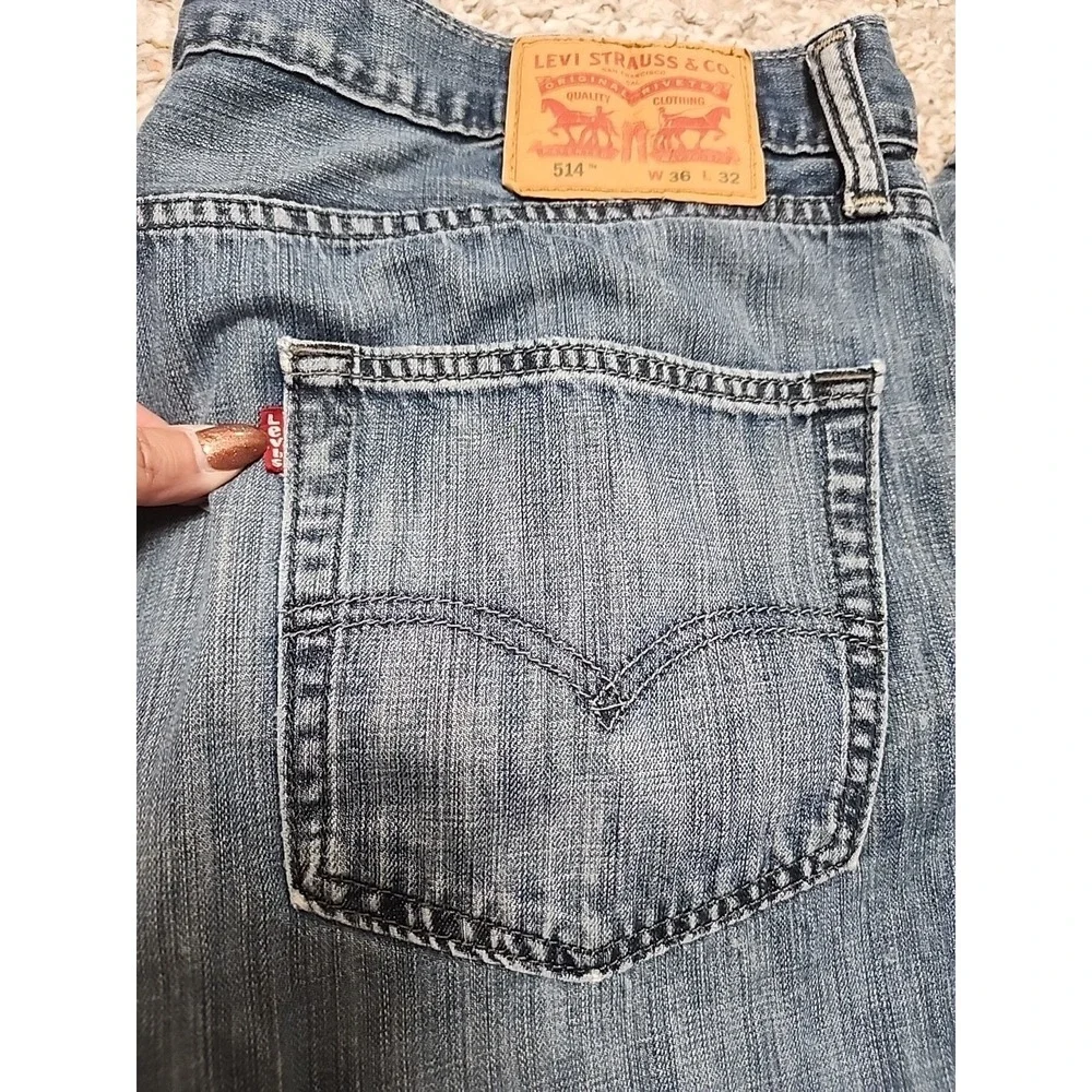 Levi's 514 Jeans Mens tag 36x32 (36x30) Light Wash Straight Fit Distressed Denim
